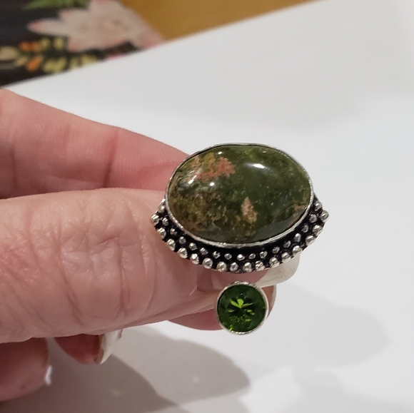 Beautiful, Handmade Unique Unakite Peridot Gem 925 Ring - Picture 4 of 15